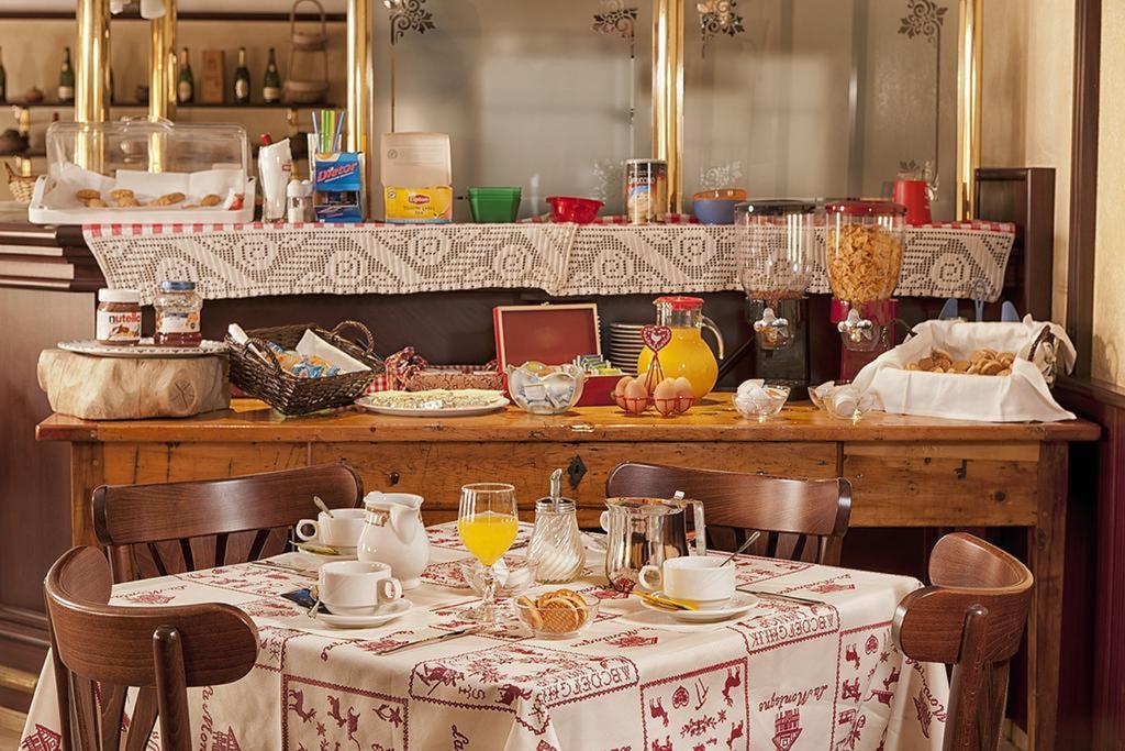 Hotel Veneriaz ニュス エクステリア 写真